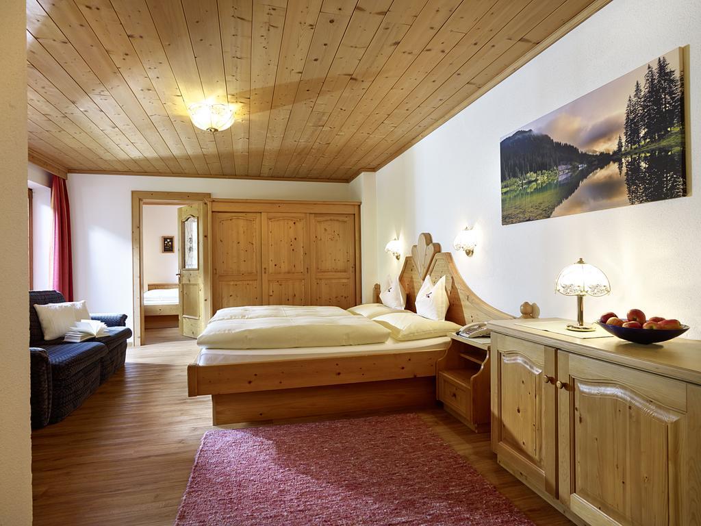 Hotel Traube Pettneu am Arlberg Szoba fotó