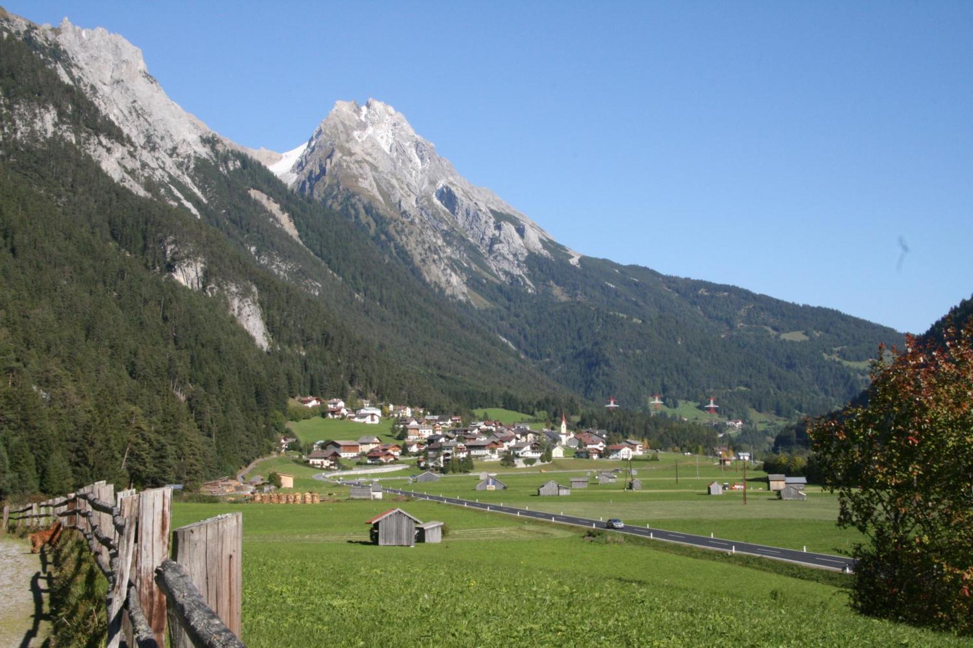 Hotel Traube Pettneu am Arlberg Kültér fotó