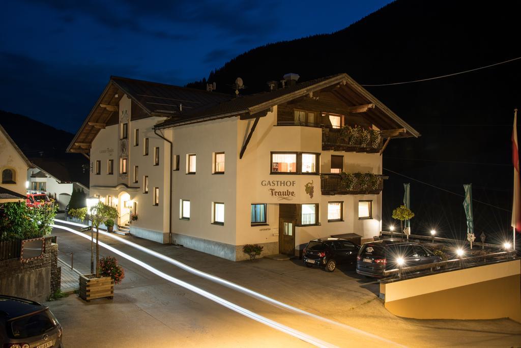 Hotel Traube Pettneu am Arlberg Kültér fotó